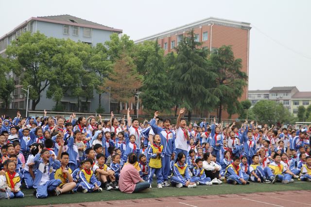 8c1e40daabc10ae37174262b96e743f.jpg